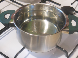 Taki 1,5l garnek będzie odpowiedni do przygotowania jajek w koszulkach