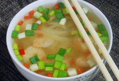 Wietnamska zupa krewetkowa