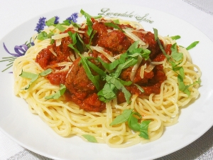 Spaghetti z klopsikami wołowymi