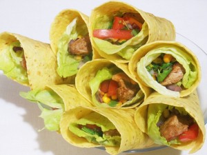 Tortilla z polędwicą wieprzową i warzywami