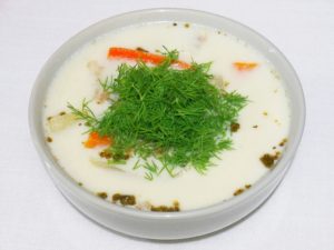 Biała zupa rybna