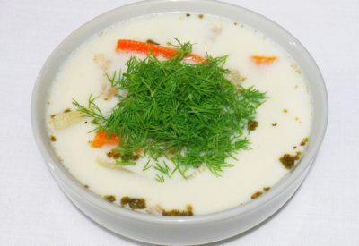 Biała zupa rybna